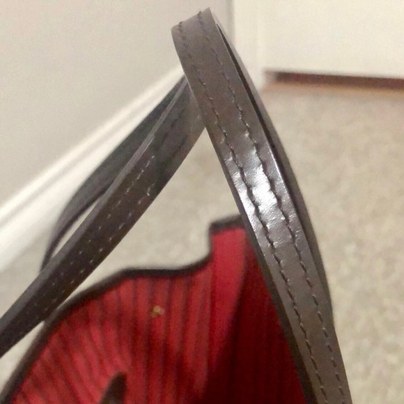 ❣️SOLD❣️Authentic LV never full with pouch - Picture 4 of 9